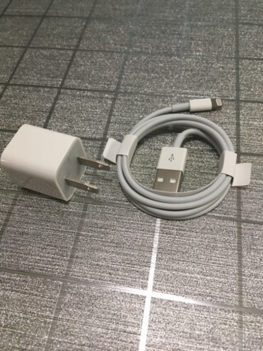 iPhone充電器セット（Apple純正 ライトニングケーブル( Lightning Cable） 1m×1本  Apple純正 5W アダプター1個( iPhone用））
