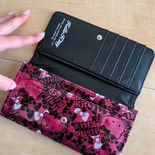 キティちゃんの長財布