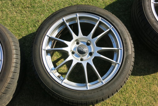 O・Zウルトラレッジェーラ  7.5J-17 +50 112 5穴 ハブ75　ピレリP1　225/45R17  ゴルフ　アウディA3　値下げ