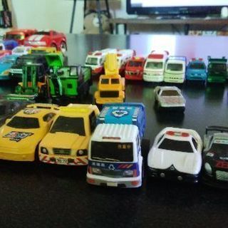 車のおもちゃ（ミニカーなど）の画像