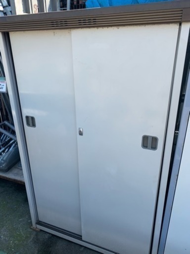 ☆中古品 イナバの物置(スリムマン) 鍵付き 横105x奥75x高162cm☆