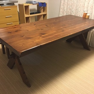 大きなダイニングテーブルです。作業台、作業机としても。の画像