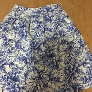 花柄スカート
