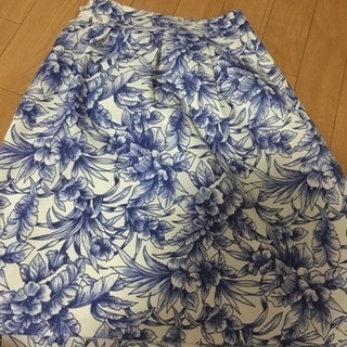 花柄スカートの画像