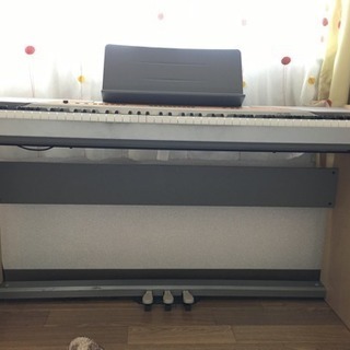 電子ピアノ