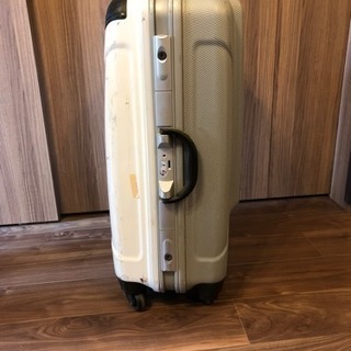 キャリーケースの画像