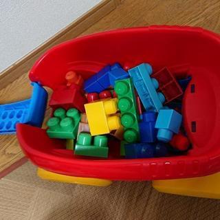トイザらス 1歳からのメガブロック簡単お片付けワゴンの画像