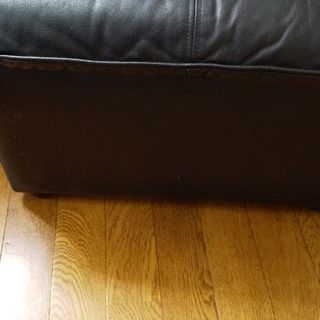 本革のスツール