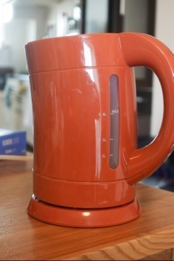 良品☆電気ケトル 湯沸かし器 0.8リットル