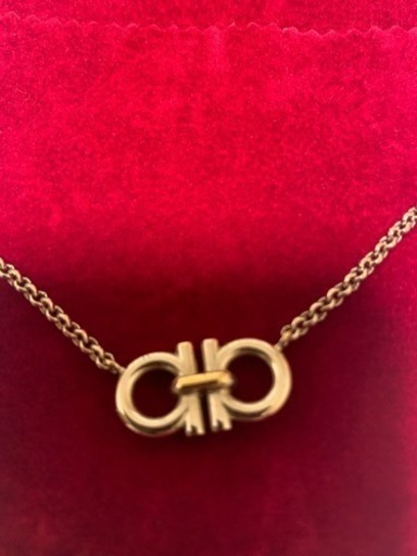 フェラガモ ネックレス レディース