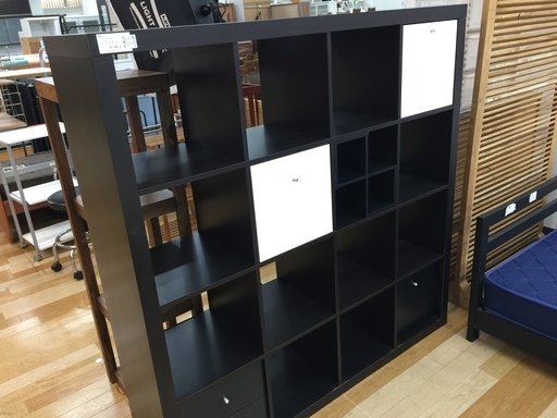 大容量の収納が可能！大きく重厚なブラック＆ホワイト　マルチラックのご紹介！