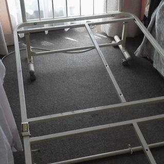 シングルベッドフレーム　折り畳み