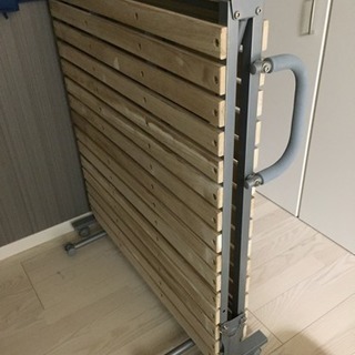 折りたたみベッドとマット