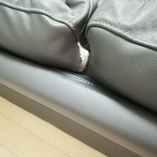 【値下げ!!価格交渉可】2~3人掛け 合皮ソファの画像