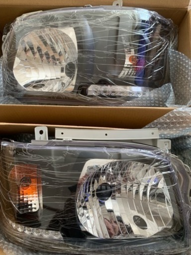 新品！！！！1型 2型 ハイエース 社外ヘッドライト