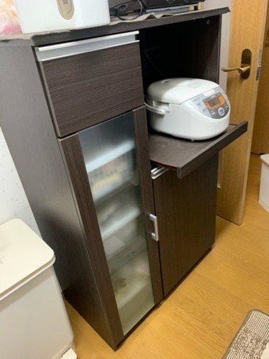 食器棚 5000円で譲ります！！
