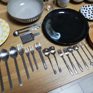 食器　皿の画像