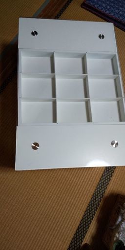 飾り引き出し付きテーブル