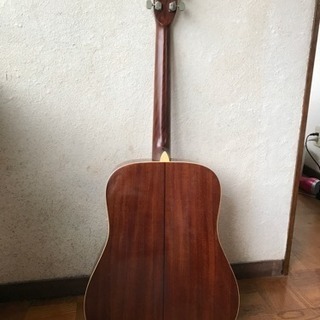 モーリスのフォークギターの画像
