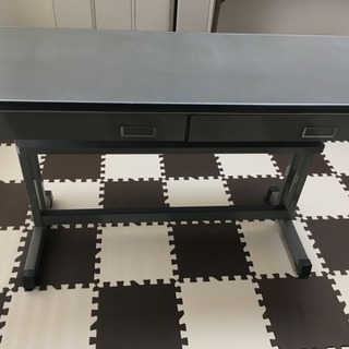 作業デスクの画像