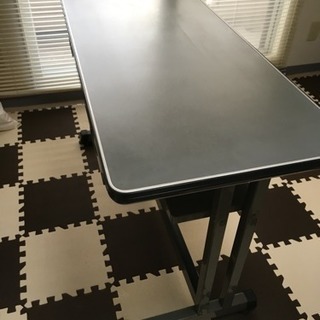 作業デスクの画像