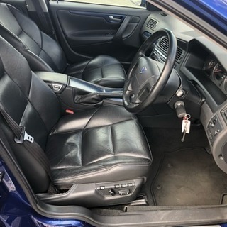 平成18年式 ボルボV70 オーシャンレースリミテッド限定車 走行8.5万㎞ 本革シート シートヒーター 17インチAW 取説・保証書・ETCの画像