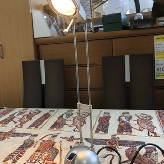 【超美品‼️】イー・ピー・アイ株式会社 自在スタンドライト テーブルランプ 照明器具の画像