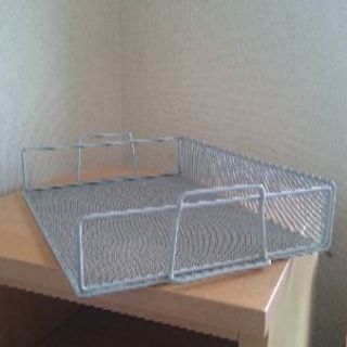 デスクトレー差し上げます。(引き取りをお願いします。)