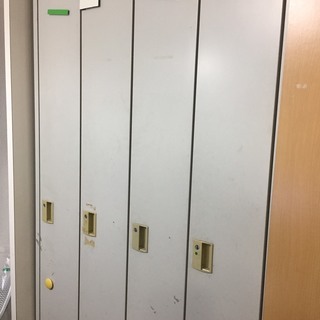 中古　4連ロッカー　引っ越しのためお譲りします