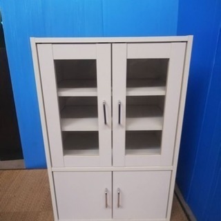 小さなキッチン用品、食器棚、白色