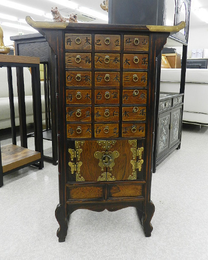 薬棚 引き出したくさん アンティーク レトロ 観音開き扉付き 薬品箪笥 ☆ PayPay(ペイペイ)決済可能 ☆ 札幌市 北区 屯田