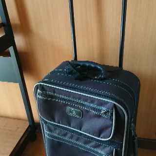 旅行カバンの画像