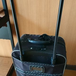 旅行カバンの画像