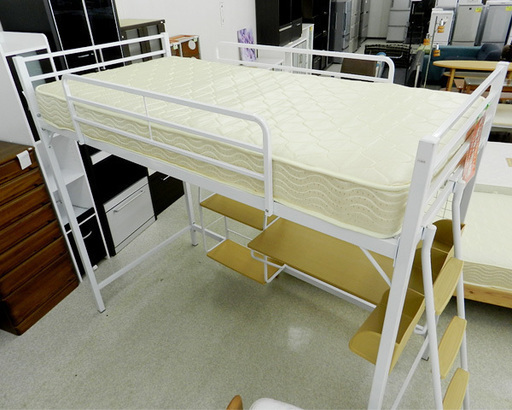 ロフトベッド シングル 白 デスク ハシゴ 棚付き ハイベッド ベットマット付き☆ PayPay(ペイペイ)決済可能 ☆ 札幌市 北区 屯田