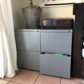 <値下げしました！>STEELCASE キャビネット3点セット