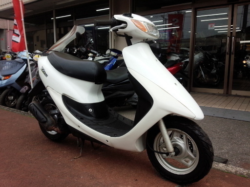 NO.2612 ライブディオ （ＤＩＯ）２サイクルエンジン　ディスクブレーキ　ホワイト　☆彡