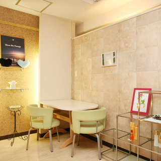 エステサロン 春日部本店 美容スタッフ大募集！正社員・パート週３出勤～  5時間勤務 ※副業不可の画像