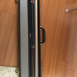 ビリヤードのキューを譲ります