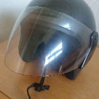 ヘルメット差し上げます。(引き取りをお願いします。)