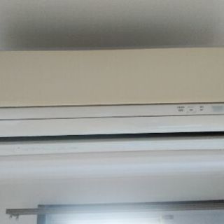 クーラーと室外機　TOSHIBA