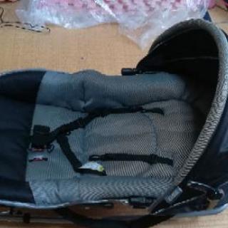 ベビーバウンサー(テーブル付)の画像