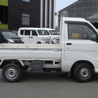 ダイハツ　ハイゼットトラック　白　96000km　車検整備2年付　平成26年式　オートマ　支払総額48万円☆の画像