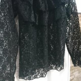 黒レース  トップスの画像