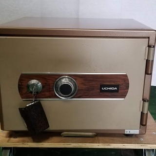 ◆ 中古・現状品 【UCHIDA 耐火金庫】 幅約48cm 奥行...