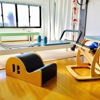藤沢市から通えるピラティススタジオ｜逗子【Reformer逗子院】マシンピラティス・パーソナル専門。正しい体の使い方・重心・歩行指導で根本改善。体幹強化、姿勢美人への画像