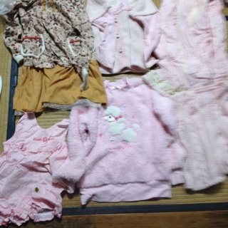 子供服 上着 シャツ スカート ズボン ワンピース 39セット 古着 ！ 子供・幼児用バッグも無料で差し上げます！の画像