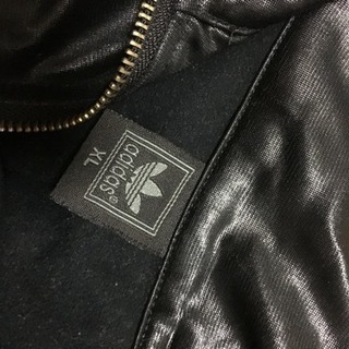 adidas    CHILE62の画像