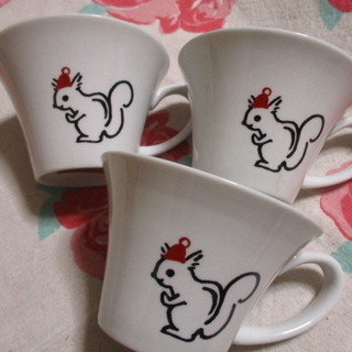 未開封インスタントコーヒー2本＆おまけでコーヒーカップ2ヶ