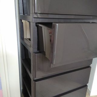 新品・チェスト5段ブラウン　の画像