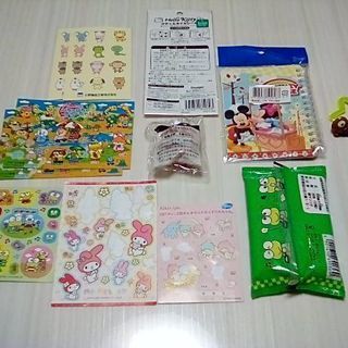 ★ 雑貨　シール、ポケットティッシュ、キーホルダー、指人形など　12点セットの画像